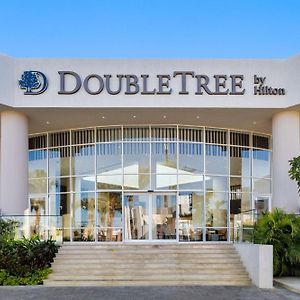 Doubletree By Hilton Sharks Bay Resort